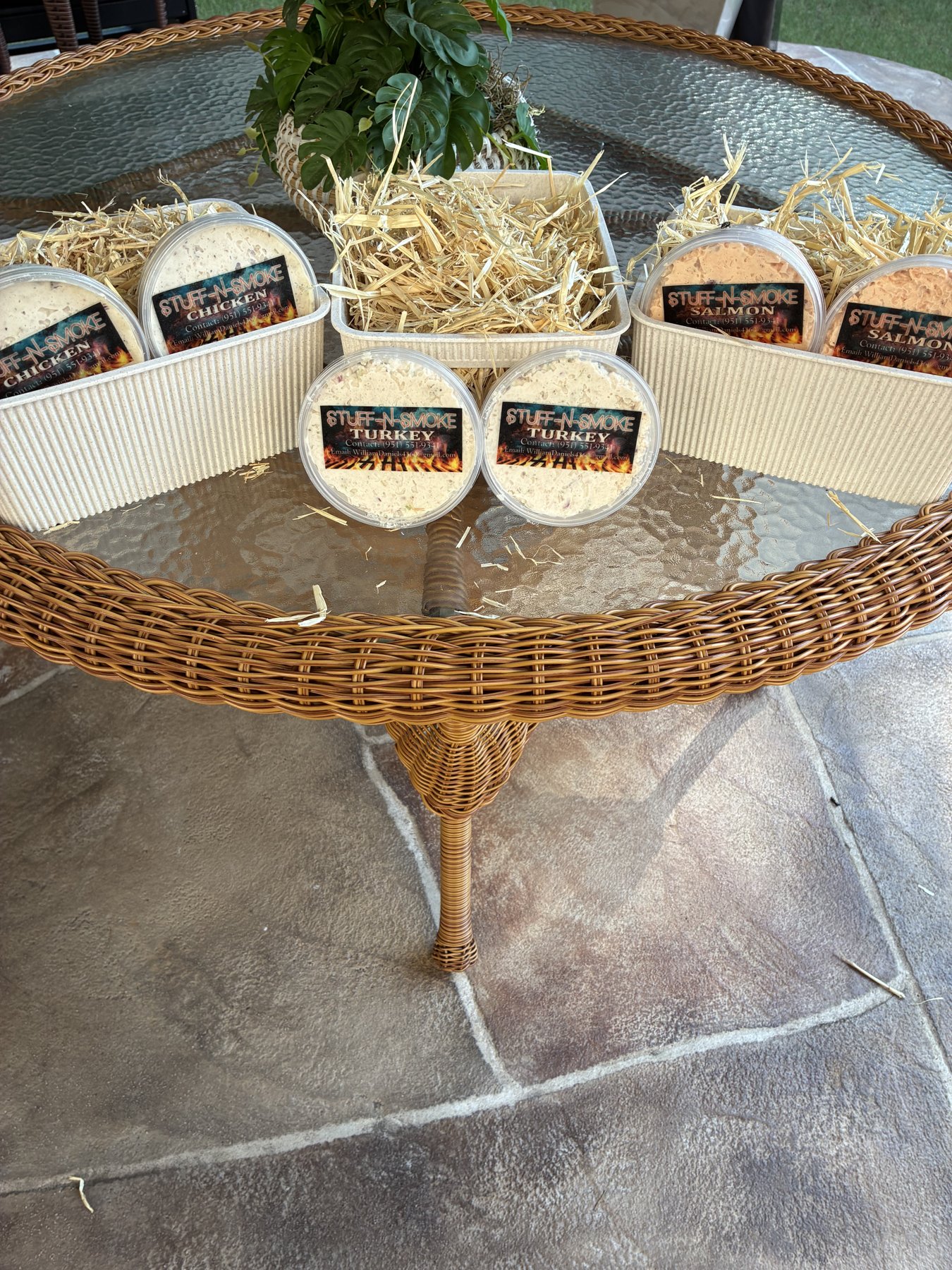 Stuff N Smoke spread tubs